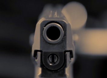 Ночная стрельба в такси: вместо оплаты хулиган начал палить из пистолета