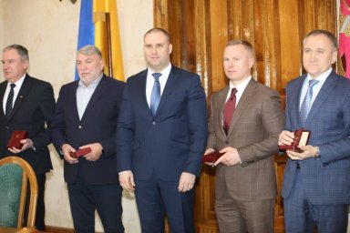 Глава Харьковской ОГА вручил государственные награды