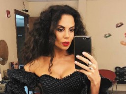 Настя Каменских показала жаркий снимок в новом купальнике