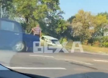 ДТП: машина вылетела с трассы (ВИДЕО)