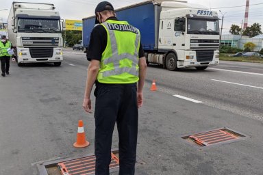 В области начал работать первый передвижной весовой комплекс, который будет проверять большегрузный 