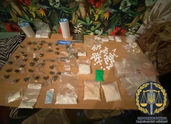 Провал закладчика: распространитель наркоты взят под стражу (ФОТО)