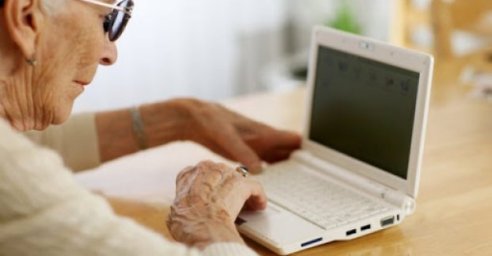 В Харькове пенсионеров обучают пользоваться онлайн-услугами