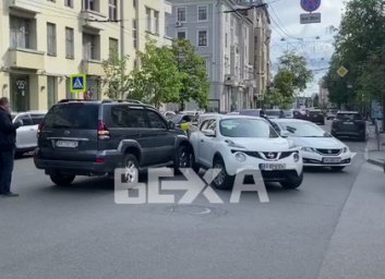 ДТП: две легковушки не поделили Сумскую (ВИДЕО)