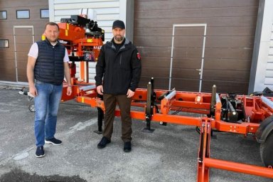  Коммунальщикам Купянской тергромады передали мощное деревообрабатывающее оборудование 