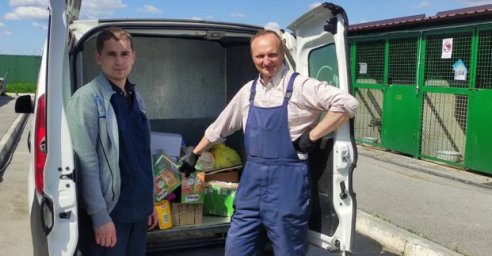 Животным из приюта продолжают передавать гуманитарную помощь