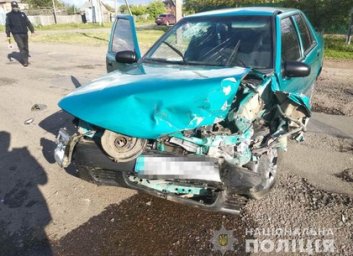 &laquo;Opel&raquo; не удержал левый хук от &laquo;Hyundai&raquo; (ФОТО)