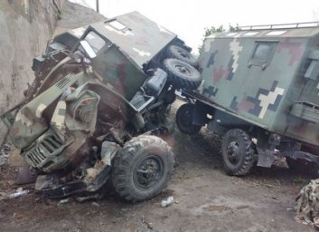 Ночное ДТП: результат дуэли грузовиков - четыре человека в больнице (ФОТО)