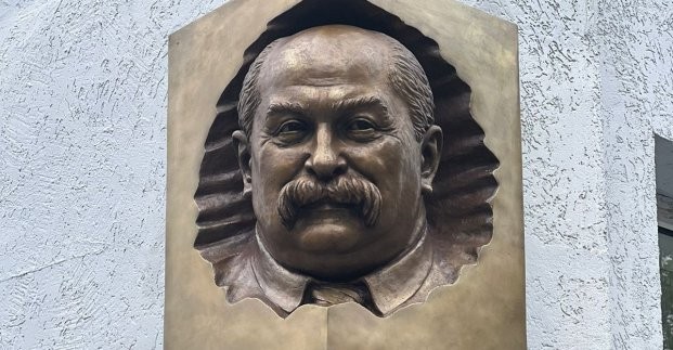  В Харькове открыли мемориальную доску хирургу Борису Менкусу 