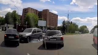ДТП: на Салтовке хитрый водила попал в аварию (ВИДЕО)