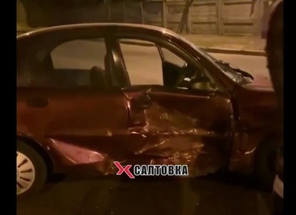 Ночное ДТП: разбит капот и смят бок(ВИДЕО)