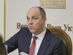 Стало известно, когда Парубий подпишет обращение в СНБО по телеканалам 112 и NewsOne