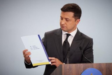 Оккупация Крыма начиналась в Москве, деокупация началась в Киеве - Владимир Зеленский на саммите Кры