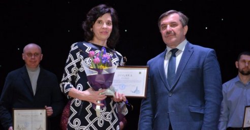 Для работников коммунальных служб Киевского района прошел концерт