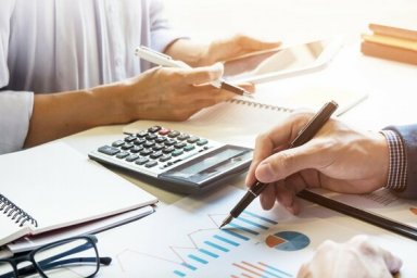 Гарантированные государством социальные выплаты начисляются и выплачиваются по всей области