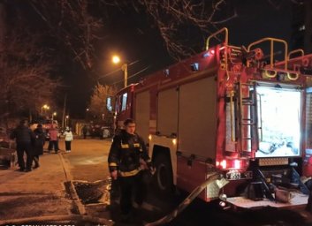 Женщина угорела в кабине лифта: пожар в многоэтажке на Новожаново (ГСЧС)