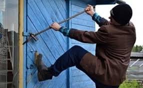 ФОТО: Харьковские полицейские поймали очередного рецидивиста, обворовывающего пригородные дачи (Поли