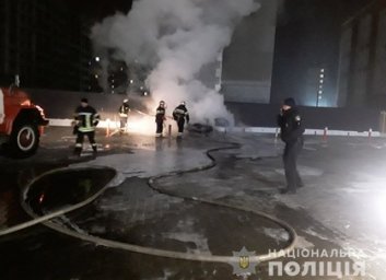 Возле Воробьевых гор подожгли автомобиль