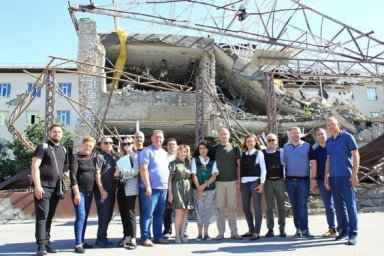  Представители Expertise France осмотрели масштабы разрушений Изюмской больницы. 