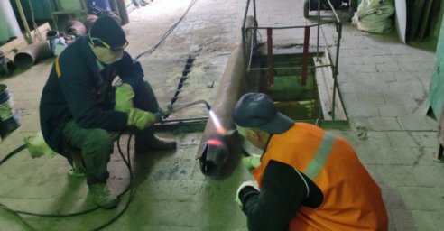 В городе ежедневно устраняют дефекты на тепловых сетях