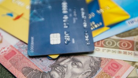  Без документов, но с ограничением. Как снять наличные с карты без банкомата 