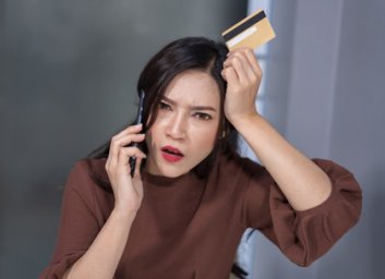 С карточки жительницы Харьковщины телефонные мошенники украли средства