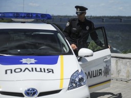 В Киеве на Оболони мужчина в берете домогался 6-летнего ребенка