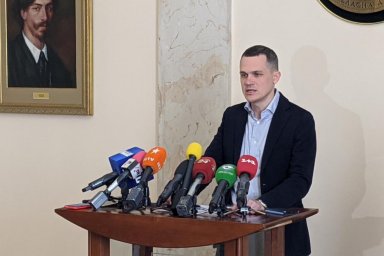 Пригородные и междугородные автобусные перевозки возобновятся с 23 мая, а метро заработает 25-го. А.