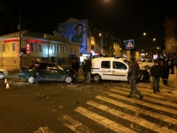 Милицейская машина протаранила автомобиль с беременной женщиной (ФОТО, ВИДЕО)