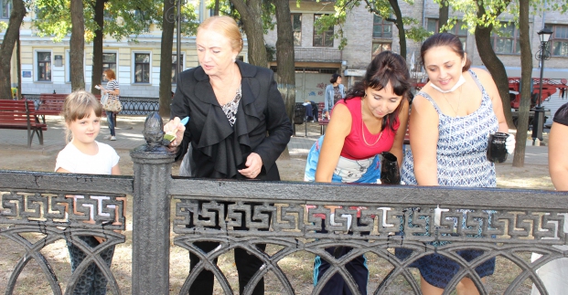 Театральный сквер приобретет праздничный вид