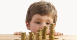 Изменен порядок назначения пособия одиноким матерям и детям, которым не платят алименты