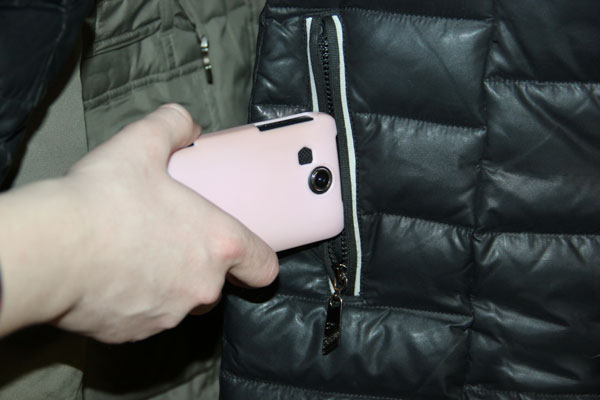 В Харькове мужчина обокрал пассажирку маршрутки