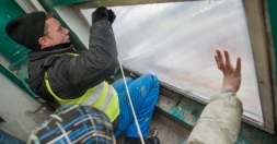 Харьковские коммунальщики принимают заявки на ремонт в подъездах