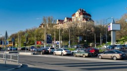 На улице Клочковской частично ограничено движение транспорта