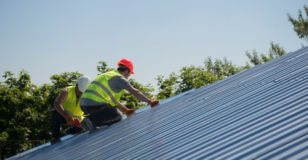 В городе капитально ремонтируют кровли домов