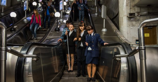 В харьковском метро организовали службу помощи незрячим