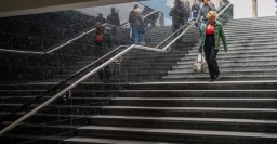 На станции метро &laquo;Дворец спорта&raquo; ремонтируют выходы