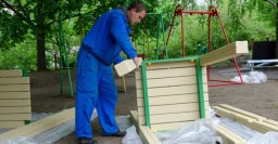 В Московском районе установили еще одну детскую площадку