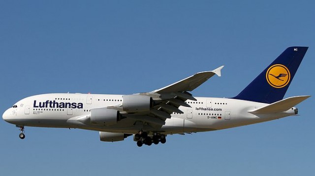 Сегодня Lufthansa отменит более 800 рейсов из-за забастовки пилотов