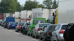 На украинско-польской границе в очередях застряли 605 автомобилей