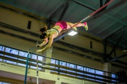 На манеже &laquo;ХТЗ&raquo; прошли чемпионаты области по легкой атлетике