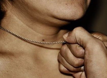 Безработный мерефянин улучшал свое материальное положение за счет женщин