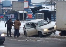 На Московском проспекте грузовики &laquo;отличились&raquo; в ДТП (ФОТО)