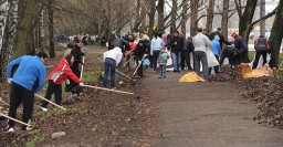 В Харькове стартовала акция по уборке города