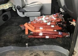 Пограничники задержали машину с колбасной &laquo;начинкой&raquo; (ФОТО)