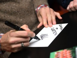 Скоро матч: болельщиков "Шахтера" приглашают на автограф-сессию