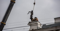 &laquo;Скрипач на крыше&raquo; вернулся на свое место