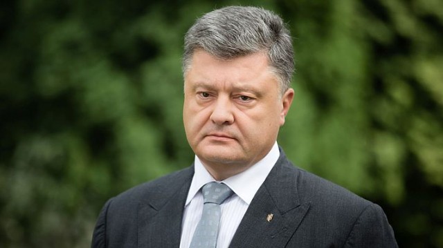 Порошенко поддержал идею привлечь к ответственности Парасюка за инцидент с полицией