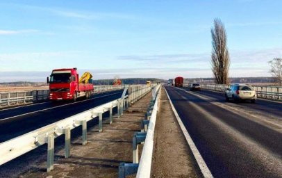  Дорожники восстановили мост на трассе Киев-Харьков, взорванный в начале войны 