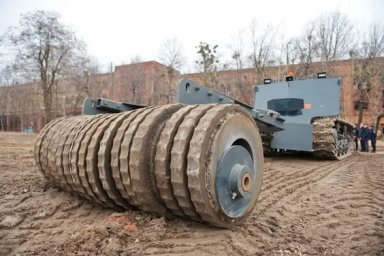 Всесвітня продовольча програма ООН придбала машини для розмінування Харківщини